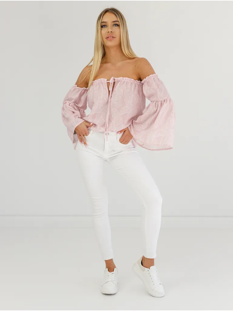 Dámska španielska blúzka s potlačou listov.