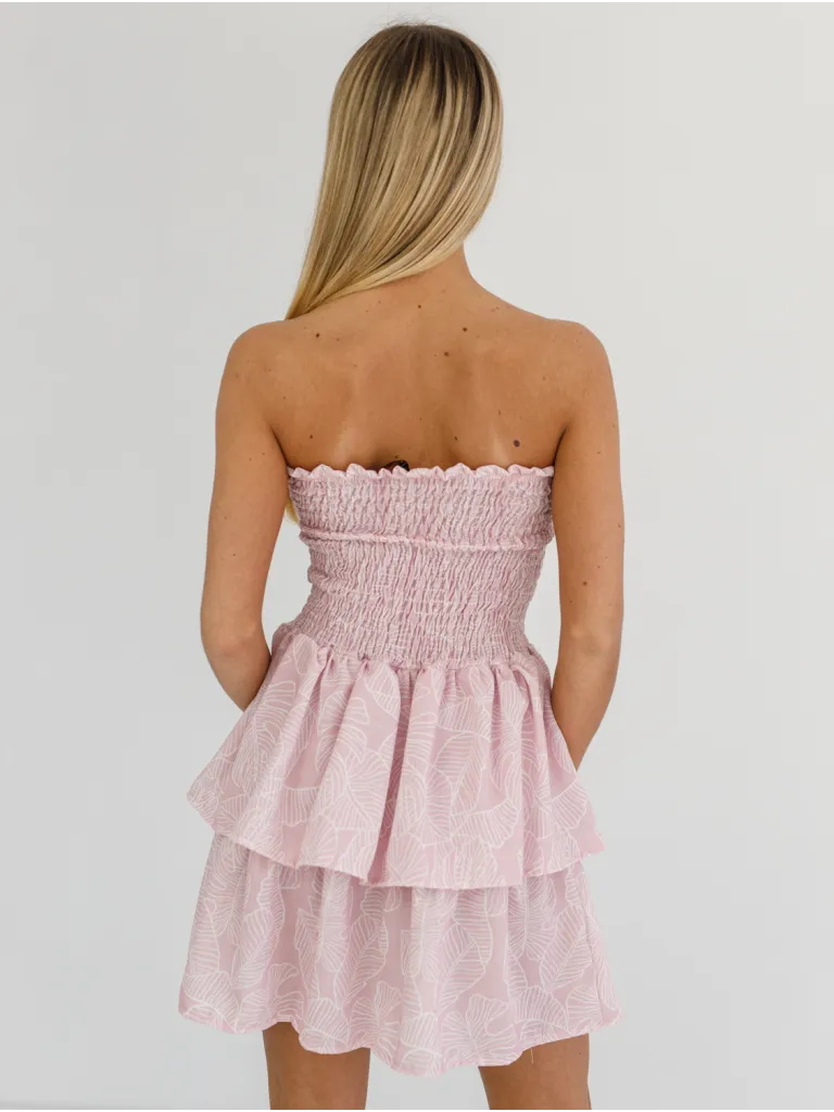 Airy dress with ruffles in fashionable prints