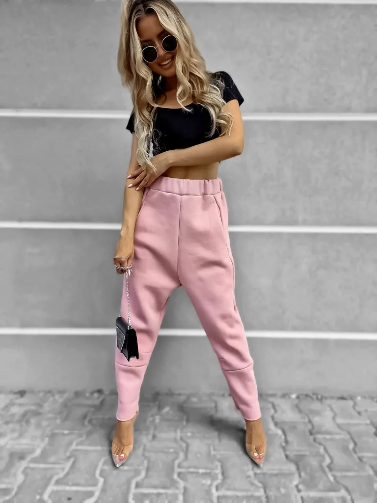 Damen Strickhose mit tiefem Schritt und zarter Stickerei