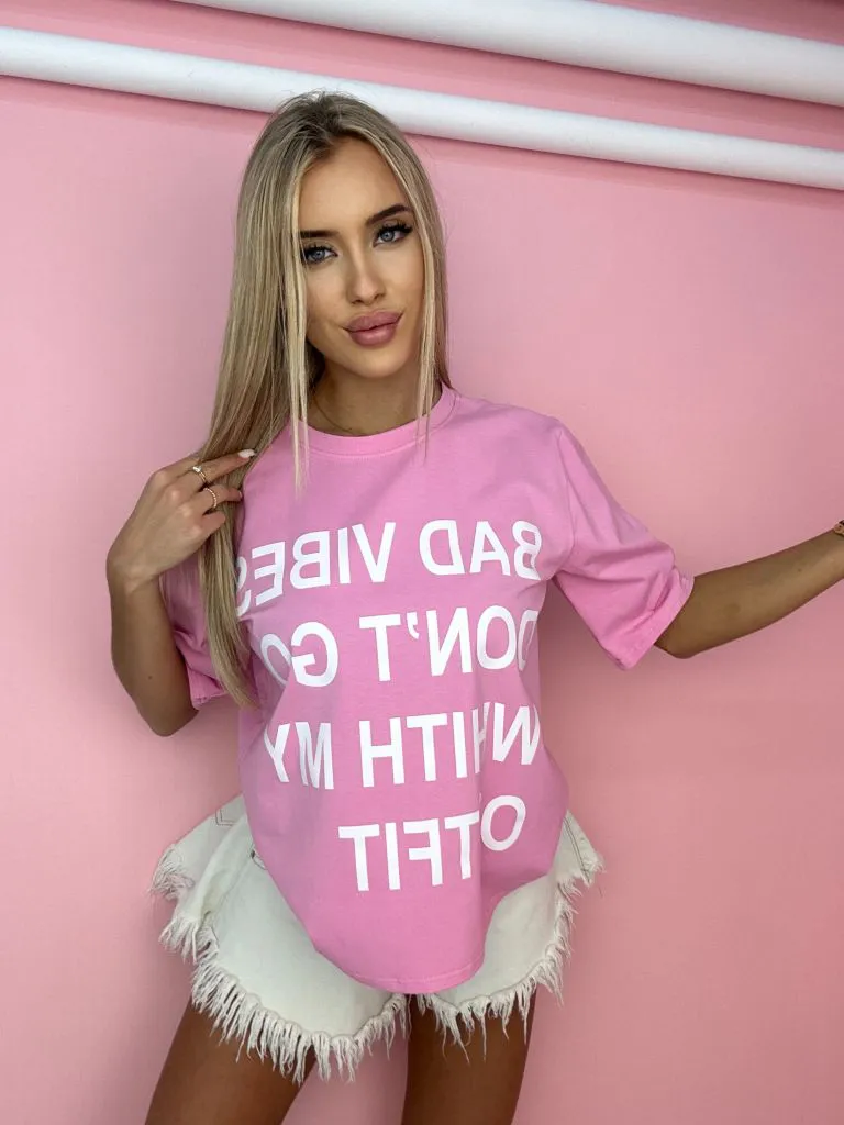 Klassisches Damen T-Shirt mit Aufschrift, große Farbauswahl.