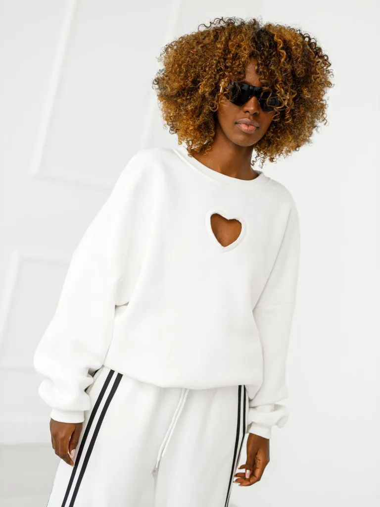 Herz-Sweatshirt mit ausgeschnittenem Herzen - Ecru