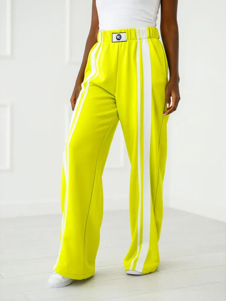 Wholesale - Sweatpants with stripe - Lime