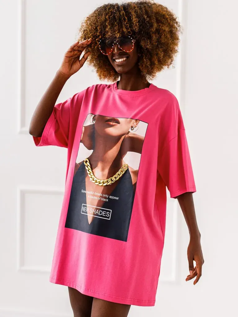 Klassisches, schlichtes Damen-T-Shirt mit V-Ausschnitt, große Farbauswahl.