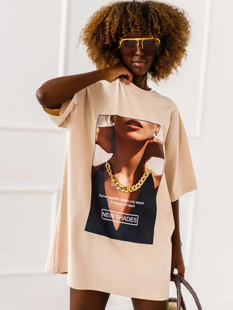 Klassisches, schlichtes Damen-T-Shirt mit V-Ausschnitt, große Farbauswahl.
