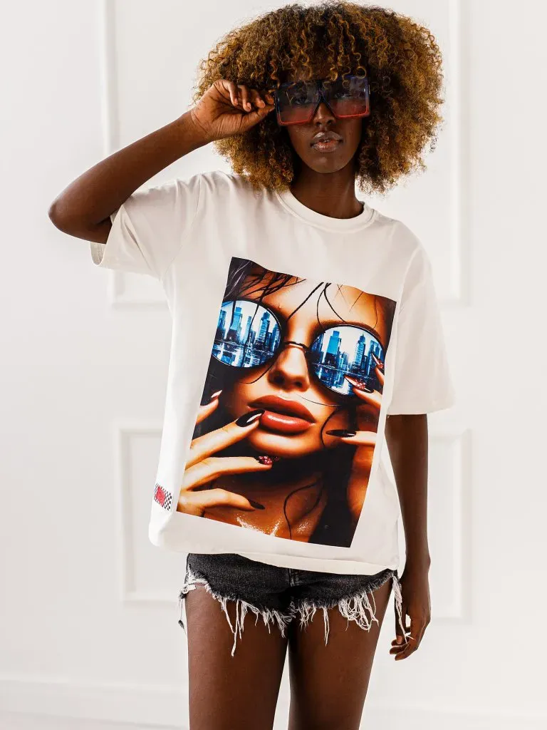 Klassisches, schlichtes Damen-T-Shirt mit V-Ausschnitt, große Farbauswahl.